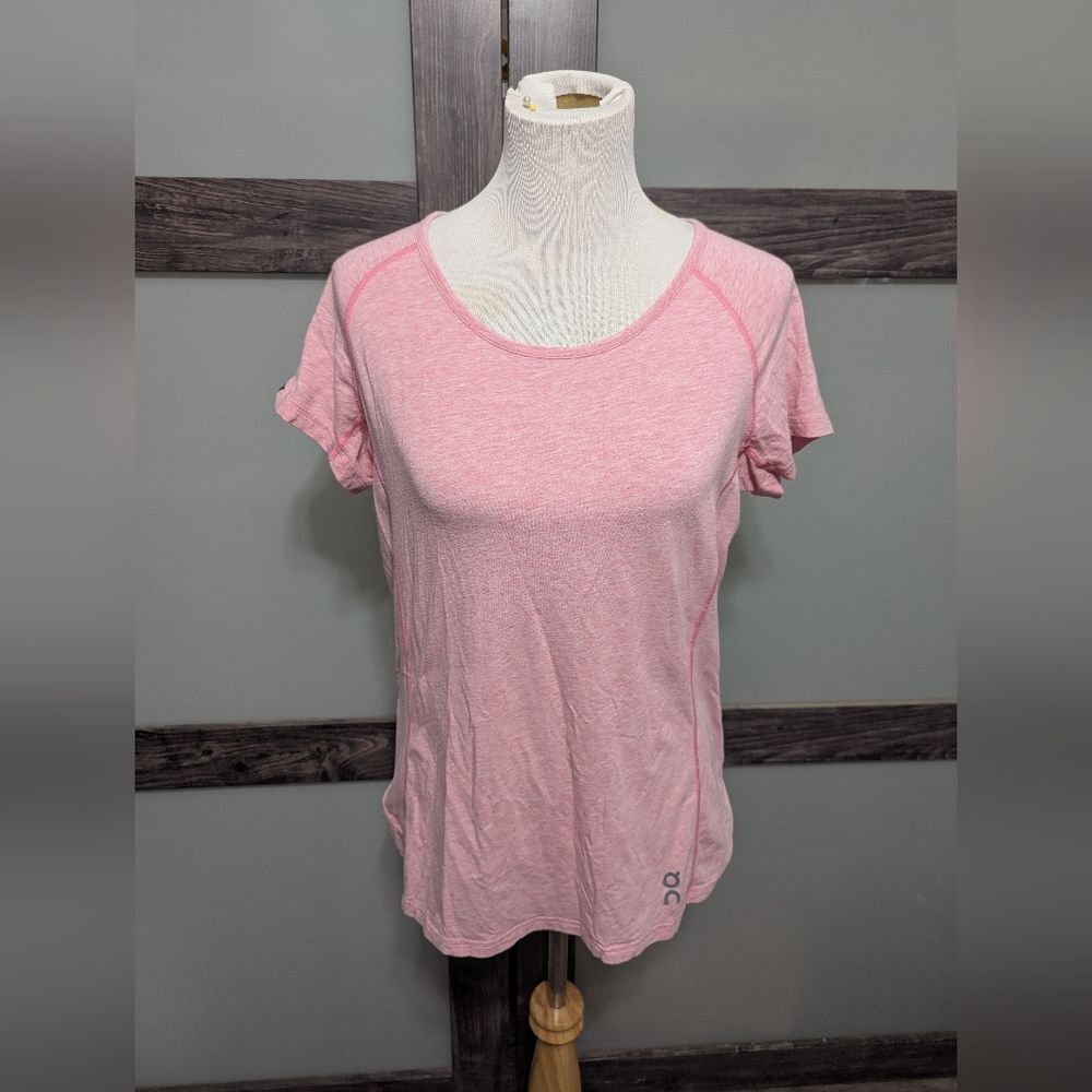 ON running athletic tee pink